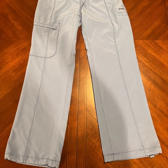 Women’s Cherokee Infinity scrubs - Picture 12 of 16